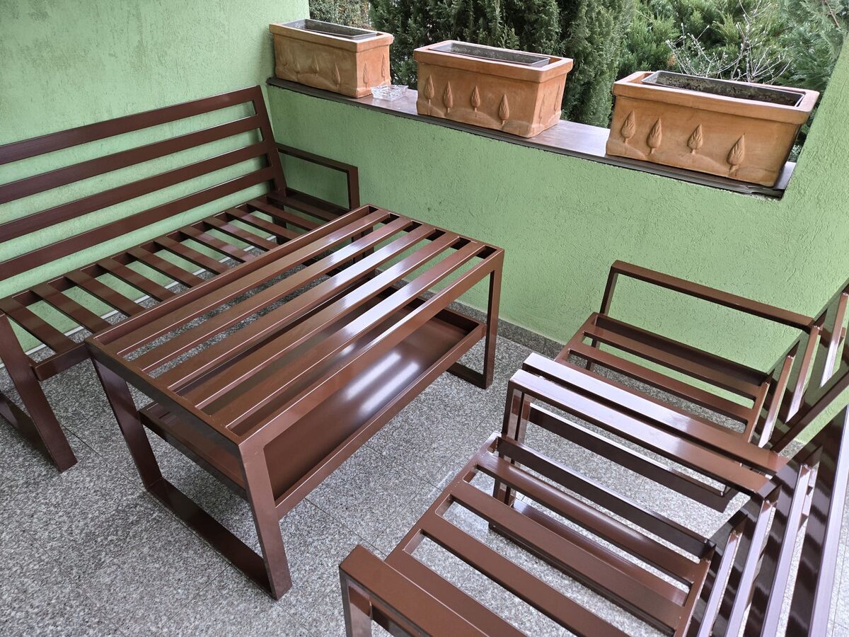 Mobilier metalic modern pentru terasă